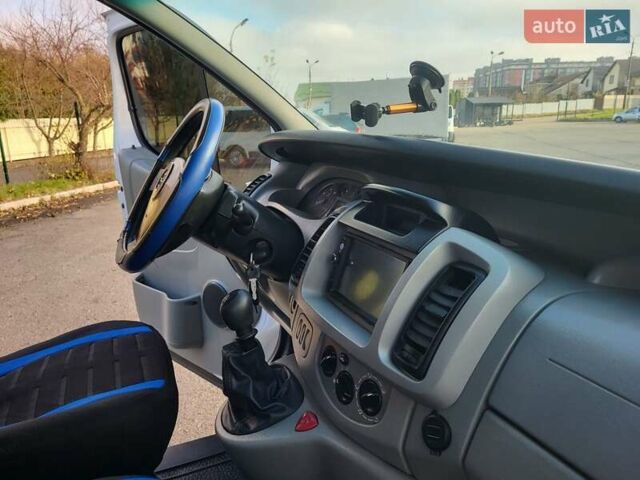 Белый Опель Виваро, объемом двигателя 1.9 л и пробегом 245 тыс. км за 7999 $, фото 58 на Automoto.ua