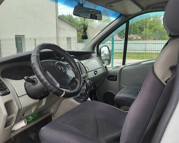 Белый Опель Виваро, объемом двигателя 1.9 л и пробегом 562 тыс. км за 5900 $, фото 8 на Automoto.ua