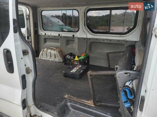 Белый Опель Виваро, объемом двигателя 1.9 л и пробегом 562 тыс. км за 5900 $, фото 6 на Automoto.ua