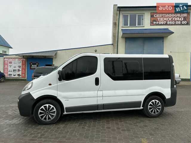 Белый Опель Виваро, объемом двигателя 1.9 л и пробегом 230 тыс. км за 7200 $, фото 7 на Automoto.ua