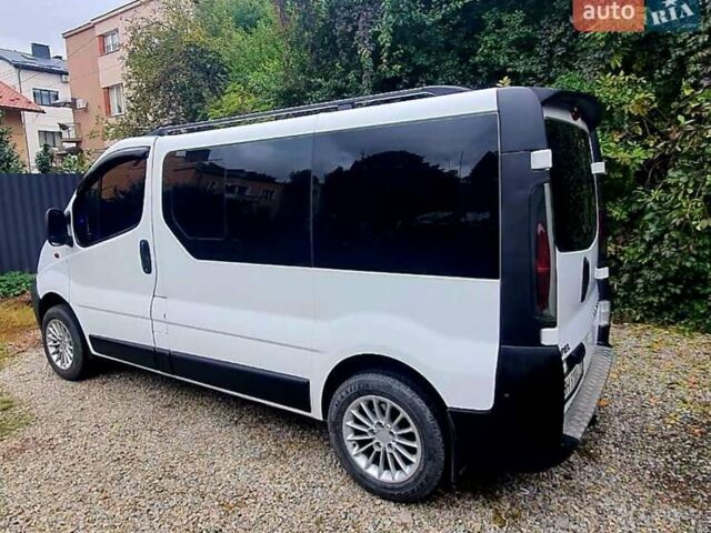 Белый Опель Виваро, объемом двигателя 2.5 л и пробегом 309 тыс. км за 7300 $, фото 6 на Automoto.ua