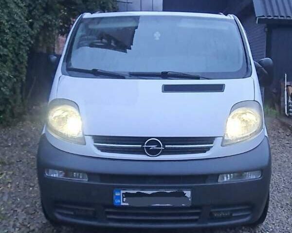 Белый Опель Виваро, объемом двигателя 2.5 л и пробегом 309 тыс. км за 7300 $, фото 14 на Automoto.ua