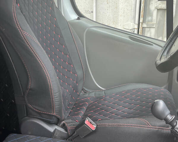 Білий Опель Віваро, об'ємом двигуна 1.87 л та пробігом 310 тис. км за 7400 $, фото 5 на Automoto.ua