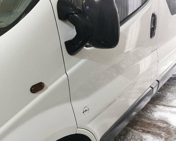 Белый Опель Виваро, объемом двигателя 1.9 л и пробегом 240 тыс. км за 5800 $, фото 14 на Automoto.ua