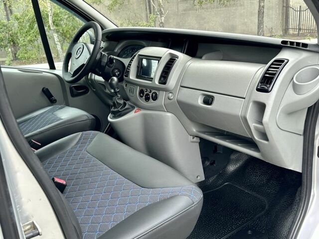 Белый Опель Виваро, объемом двигателя 1.9 л и пробегом 270 тыс. км за 9200 $, фото 21 на Automoto.ua