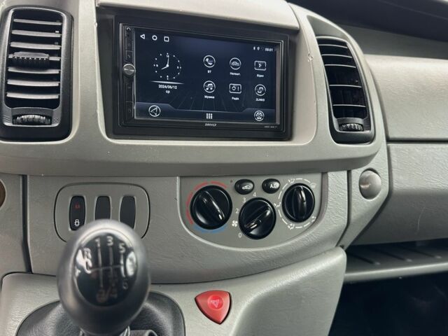 Белый Опель Виваро, объемом двигателя 1.9 л и пробегом 270 тыс. км за 9200 $, фото 16 на Automoto.ua