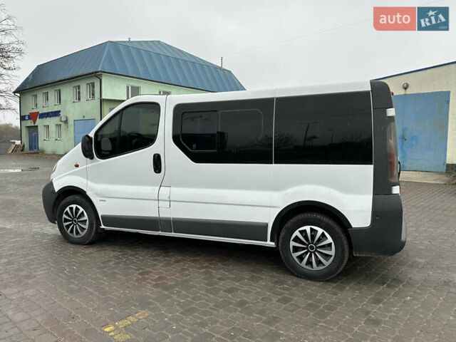 Белый Опель Виваро, объемом двигателя 1.9 л и пробегом 230 тыс. км за 7200 $, фото 5 на Automoto.ua