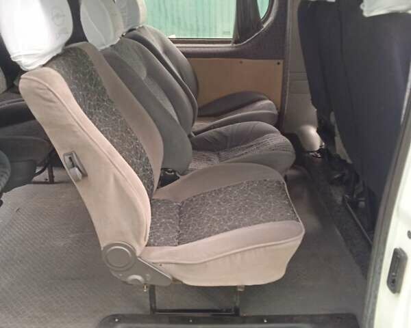 Белый Опель Виваро, объемом двигателя 1.87 л и пробегом 260 тыс. км за 6800 $, фото 31 на Automoto.ua