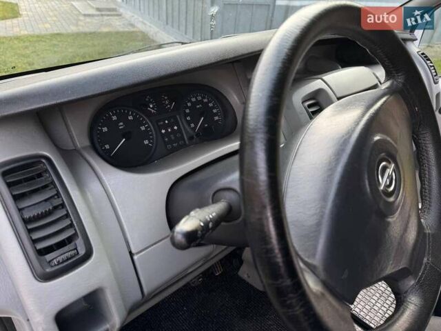 Белый Опель Виваро, объемом двигателя 1.9 л и пробегом 350 тыс. км за 6000 $, фото 13 на Automoto.ua