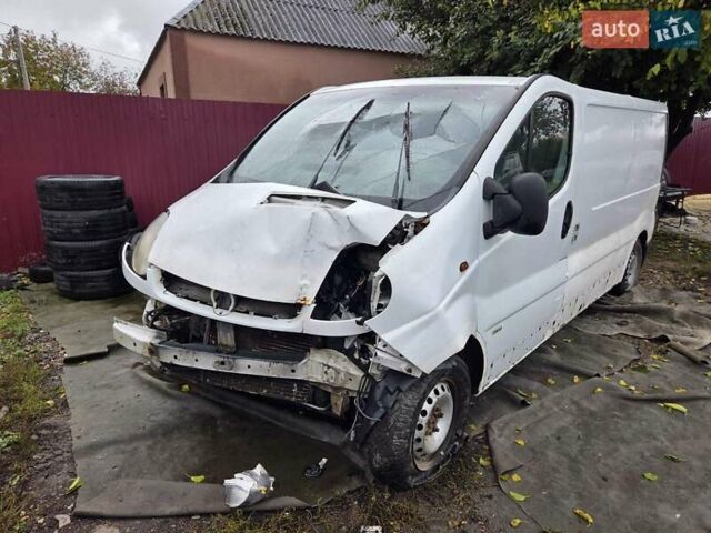 Белый Опель Виваро, объемом двигателя 1.9 л и пробегом 150 тыс. км за 2500 $, фото 4 на Automoto.ua
