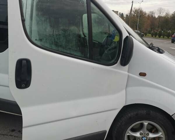 Белый Опель Виваро, объемом двигателя 1.9 л и пробегом 240 тыс. км за 5800 $, фото 9 на Automoto.ua