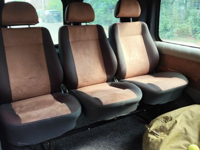 Белый Опель Виваро, объемом двигателя 1.9 л и пробегом 277 тыс. км за 6800 $, фото 7 на Automoto.ua