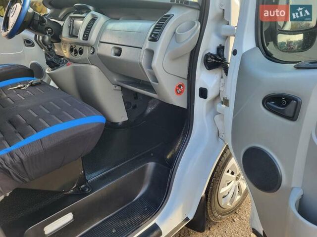 Белый Опель Виваро, объемом двигателя 1.9 л и пробегом 245 тыс. км за 7999 $, фото 60 на Automoto.ua