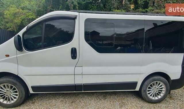 Белый Опель Виваро, объемом двигателя 2.5 л и пробегом 309 тыс. км за 7300 $, фото 9 на Automoto.ua