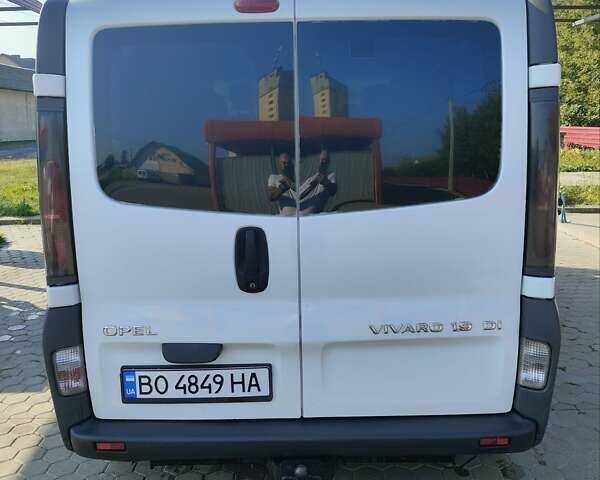Белый Опель Виваро, объемом двигателя 1.9 л и пробегом 390 тыс. км за 6700 $, фото 3 на Automoto.ua