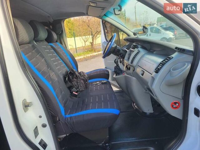 Белый Опель Виваро, объемом двигателя 1.9 л и пробегом 245 тыс. км за 7999 $, фото 54 на Automoto.ua