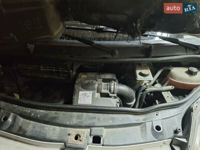 Белый Опель Виваро, объемом двигателя 2.46 л и пробегом 290 тыс. км за 7800 $, фото 7 на Automoto.ua