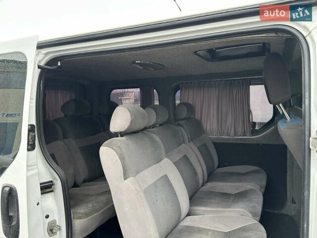 Белый Опель Виваро, объемом двигателя 1.9 л и пробегом 230 тыс. км за 7200 $, фото 26 на Automoto.ua