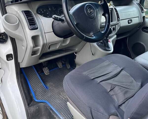 Білий Опель Віваро, об'ємом двигуна 1.87 л та пробігом 615 тис. км за 8000 $, фото 26 на Automoto.ua