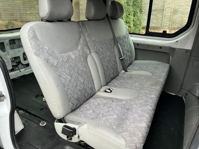 Білий Опель Віваро, об'ємом двигуна 1.9 л та пробігом 380 тис. км за 5017 $, фото 10 на Automoto.ua