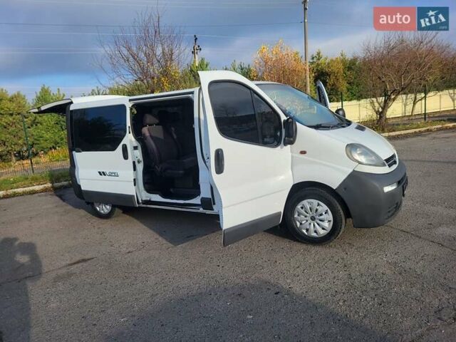 Белый Опель Виваро, объемом двигателя 1.9 л и пробегом 245 тыс. км за 7999 $, фото 51 на Automoto.ua