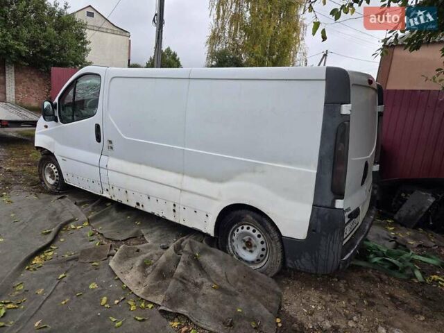 Белый Опель Виваро, объемом двигателя 1.9 л и пробегом 150 тыс. км за 2500 $, фото 7 на Automoto.ua