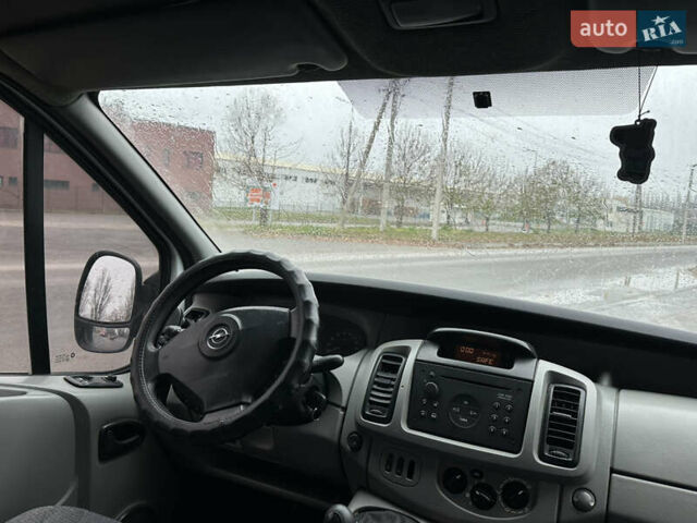 Белый Опель Виваро, объемом двигателя 1.9 л и пробегом 230 тыс. км за 7200 $, фото 17 на Automoto.ua