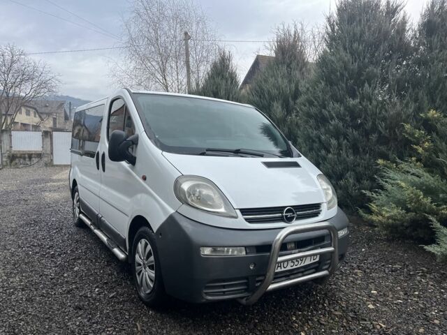 Белый Опель Виваро, объемом двигателя 1.9 л и пробегом 220 тыс. км за 5900 $, фото 3 на Automoto.ua