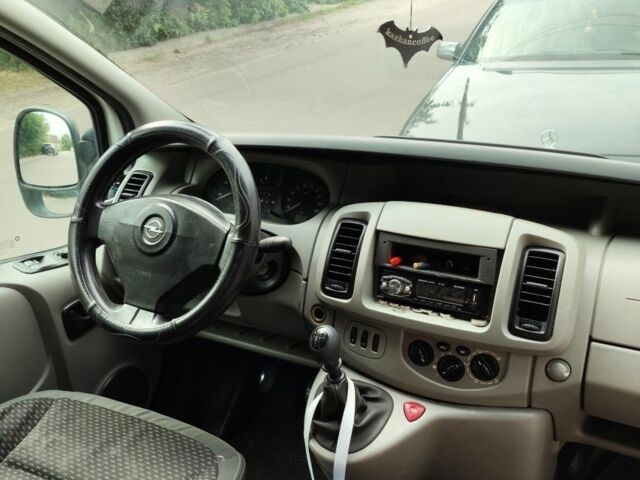 Белый Опель Виваро, объемом двигателя 1.9 л и пробегом 277 тыс. км за 6800 $, фото 6 на Automoto.ua