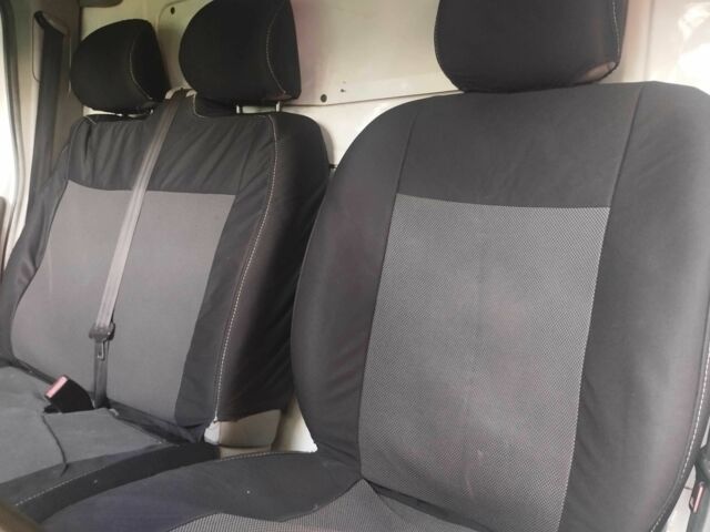 Белый Опель Виваро, объемом двигателя 1.9 л и пробегом 524 тыс. км за 5700 $, фото 6 на Automoto.ua