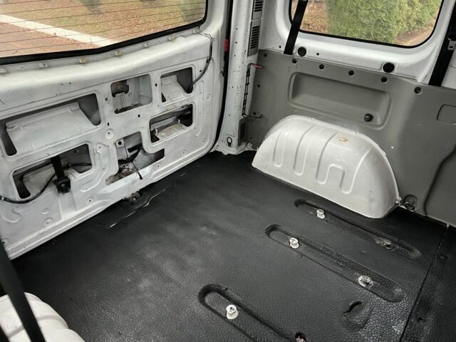 Білий Опель Віваро, об'ємом двигуна 1.9 л та пробігом 380 тис. км за 5017 $, фото 15 на Automoto.ua