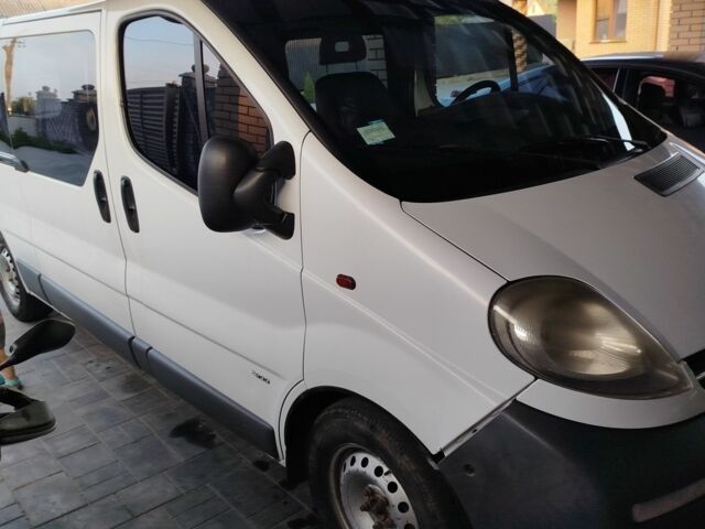 Белый Опель Виваро, объемом двигателя 0 л и пробегом 500 тыс. км за 8000 $, фото 2 на Automoto.ua