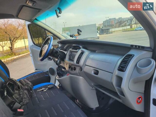 Белый Опель Виваро, объемом двигателя 1.9 л и пробегом 245 тыс. км за 7999 $, фото 55 на Automoto.ua