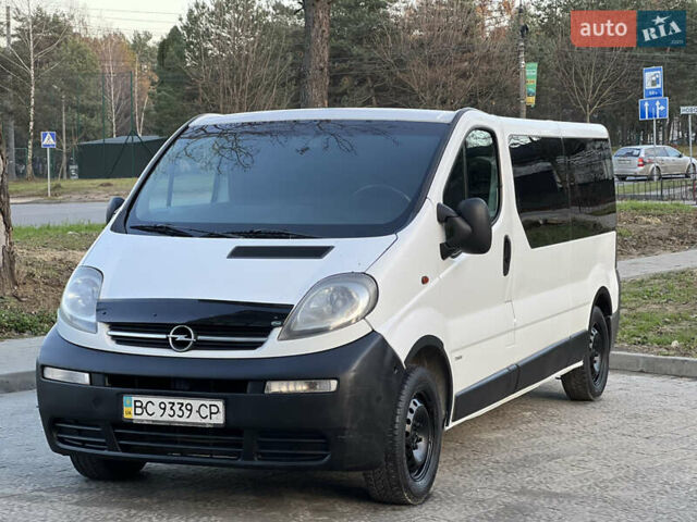Білий Опель Віваро, об'ємом двигуна 1.87 л та пробігом 400 тис. км за 5800 $, фото 2 на Automoto.ua