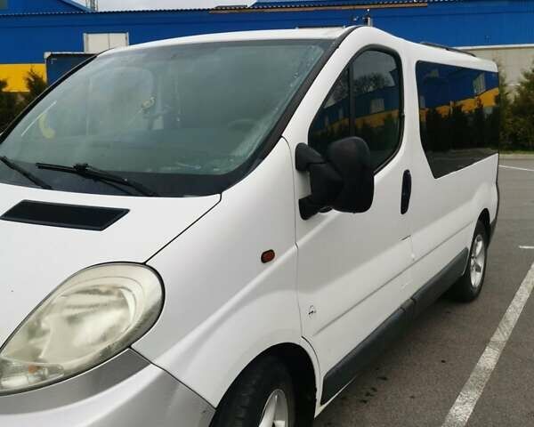 Белый Опель Виваро, объемом двигателя 1.9 л и пробегом 240 тыс. км за 5800 $, фото 2 на Automoto.ua