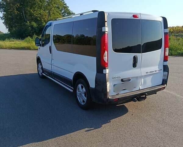 Білий Опель Віваро, об'ємом двигуна 1.9 л та пробігом 372 тис. км за 7600 $, фото 1 на Automoto.ua