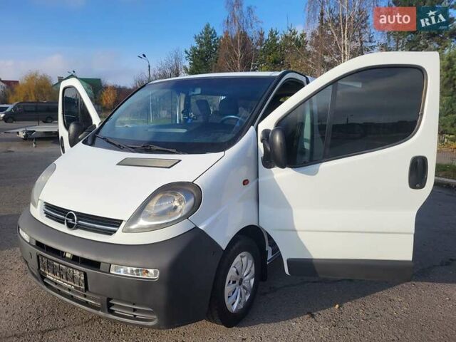 Белый Опель Виваро, объемом двигателя 1.9 л и пробегом 245 тыс. км за 7999 $, фото 40 на Automoto.ua
