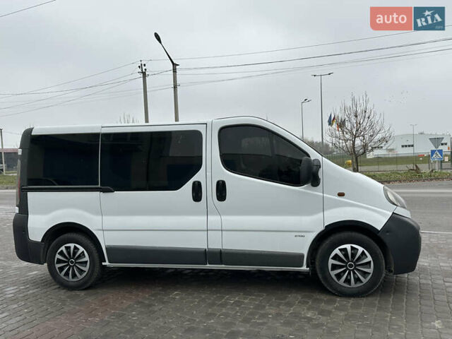 Белый Опель Виваро, объемом двигателя 1.9 л и пробегом 230 тыс. км за 7200 $, фото 16 на Automoto.ua