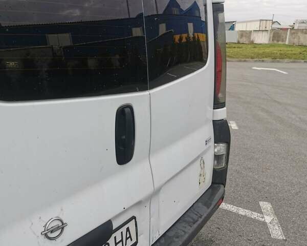 Белый Опель Виваро, объемом двигателя 1.9 л и пробегом 240 тыс. км за 5800 $, фото 8 на Automoto.ua