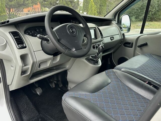 Белый Опель Виваро, объемом двигателя 1.9 л и пробегом 270 тыс. км за 9200 $, фото 15 на Automoto.ua