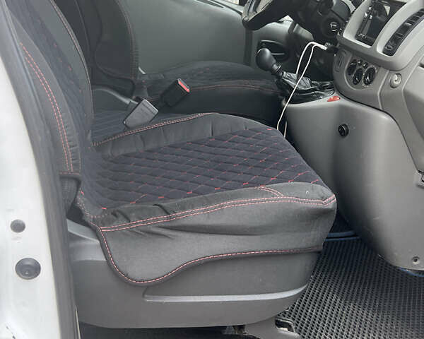 Білий Опель Віваро, об'ємом двигуна 1.87 л та пробігом 310 тис. км за 7400 $, фото 13 на Automoto.ua