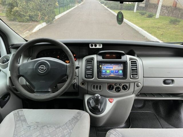 Білий Опель Віваро, об'ємом двигуна 1.9 л та пробігом 380 тис. км за 5017 $, фото 17 на Automoto.ua