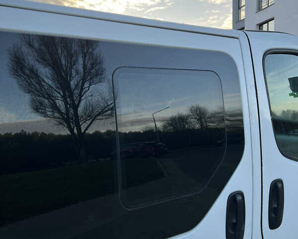 Білий Опель Віваро, об'ємом двигуна 1.87 л та пробігом 400 тис. км за 5800 $, фото 19 на Automoto.ua