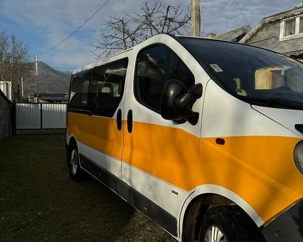 Белый Опель Виваро, объемом двигателя 1.9 л и пробегом 350 тыс. км за 6000 $, фото 4 на Automoto.ua