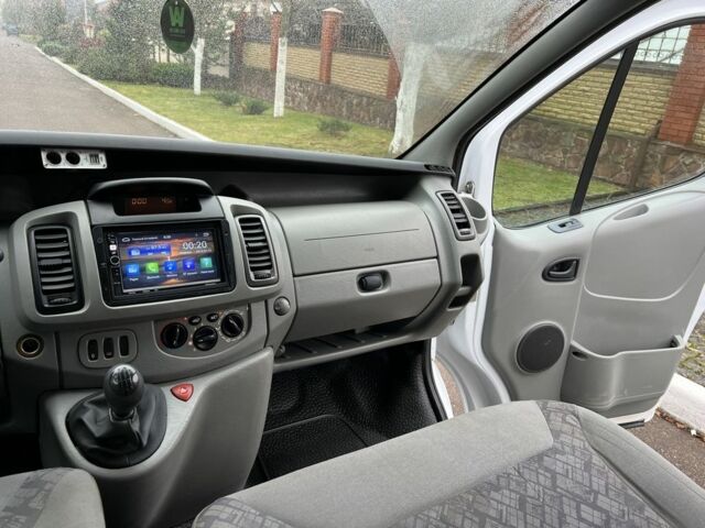 Білий Опель Віваро, об'ємом двигуна 1.9 л та пробігом 380 тис. км за 5017 $, фото 13 на Automoto.ua