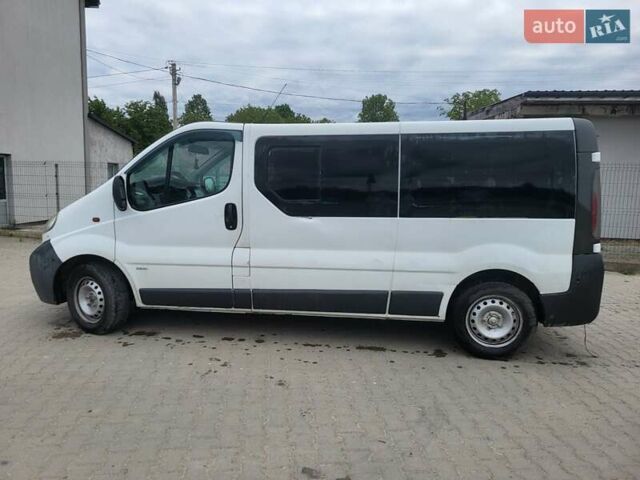 Белый Опель Виваро, объемом двигателя 1.9 л и пробегом 562 тыс. км за 5900 $, фото 1 на Automoto.ua