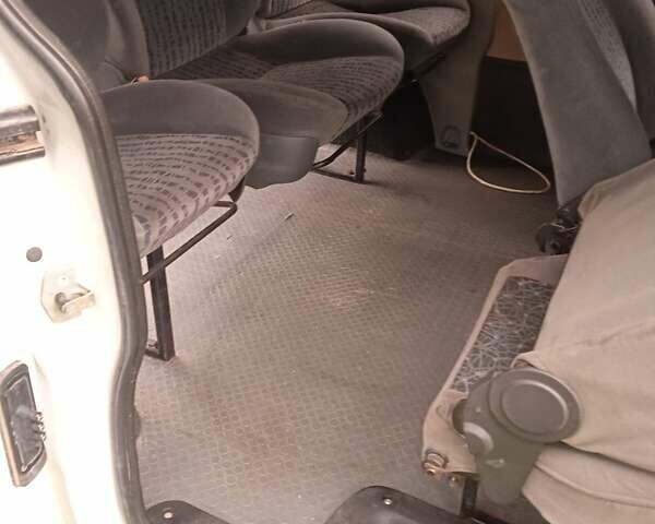 Белый Опель Виваро, объемом двигателя 1.87 л и пробегом 260 тыс. км за 6800 $, фото 26 на Automoto.ua