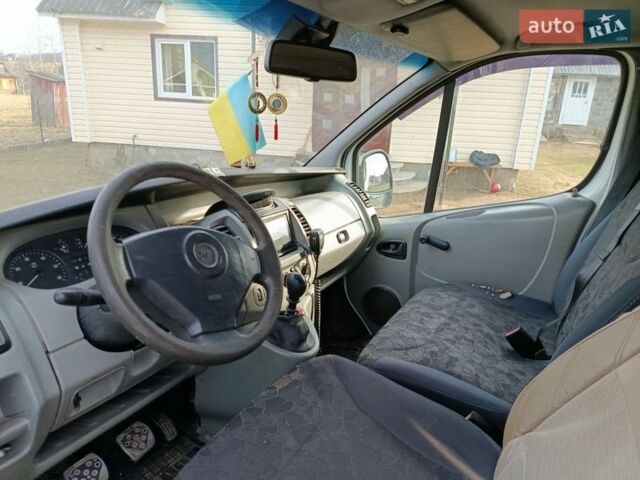 Белый Опель Виваро, объемом двигателя 2.46 л и пробегом 254 тыс. км за 5800 $, фото 6 на Automoto.ua