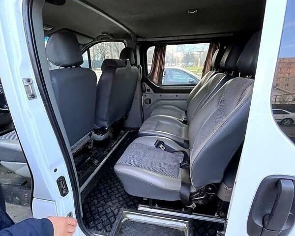 Белый Опель Виваро, объемом двигателя 1.9 л и пробегом 472 тыс. км за 8400 $, фото 11 на Automoto.ua