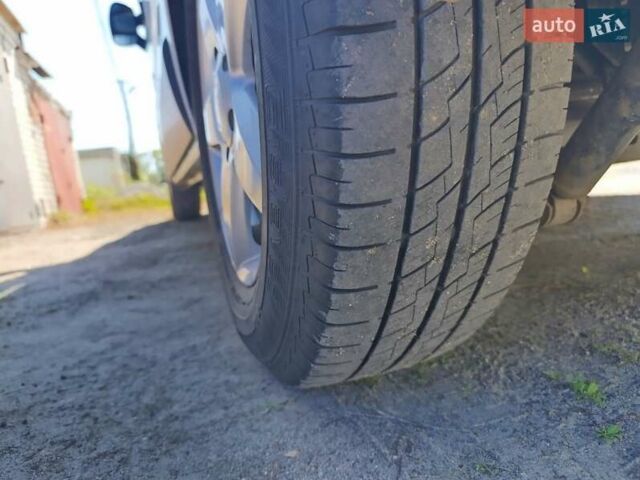 Белый Опель Виваро, объемом двигателя 1.9 л и пробегом 165 тыс. км за 7500 $, фото 5 на Automoto.ua